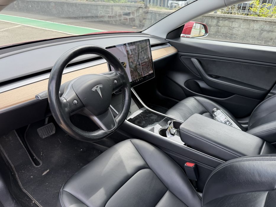 TESLA Model 3 2020 — imagine 5