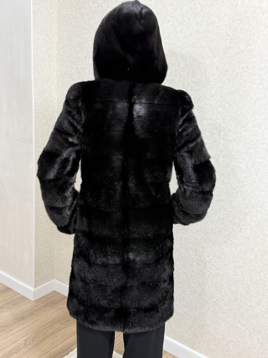 Продам норковую шубу