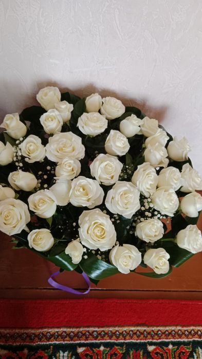 Продаются новые, свежие белые розы