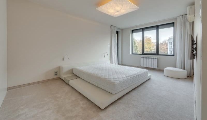 Дава се под наем Тристаен апартамент в София, Лозенец - 100 кв.м за 816 € - Снимка #3