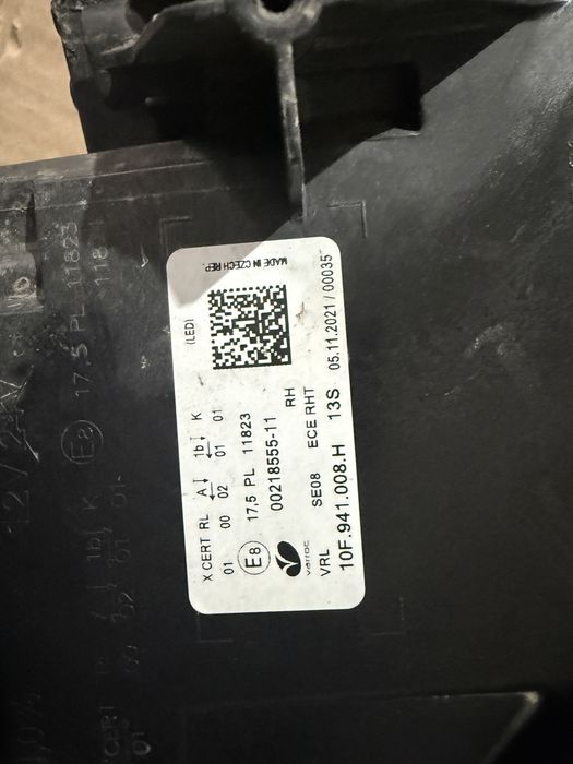 far cupra born full led partea dreapta 10f941008h