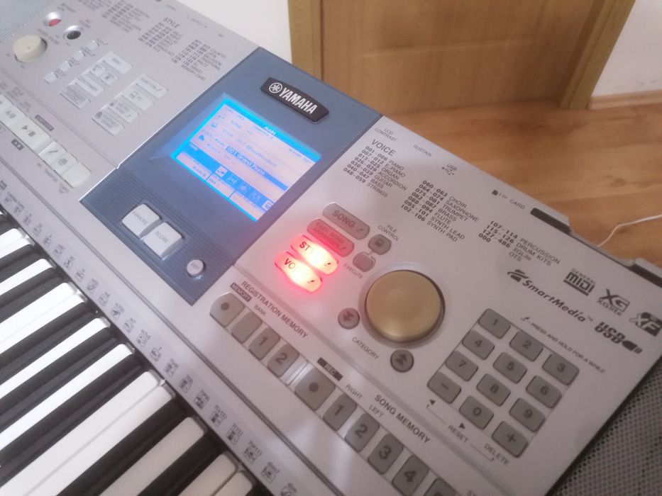 YAMAHA PSR K1  workstation SD keyboard pian orga