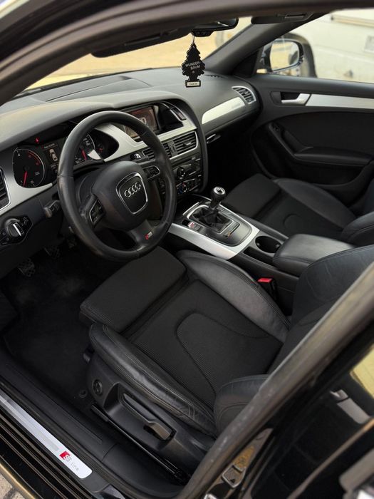 Audi A4 B8 Sedan, Full S-line, Quattro, an 2011, 143 cp