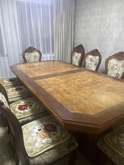 Продам стол и стулья