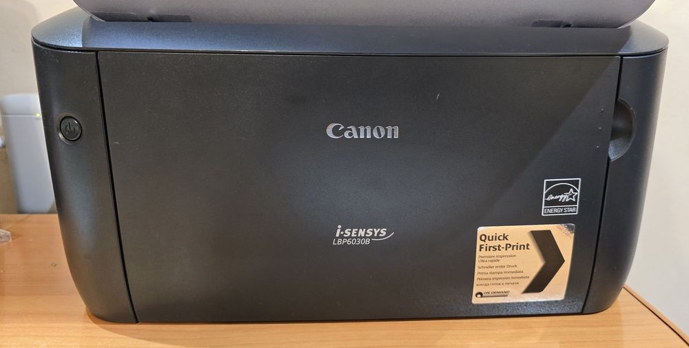 Vand imprimanta laser Canon aproape nouă