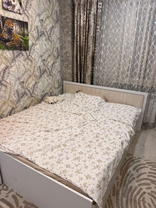 Продам Кровать с матрец 200/160