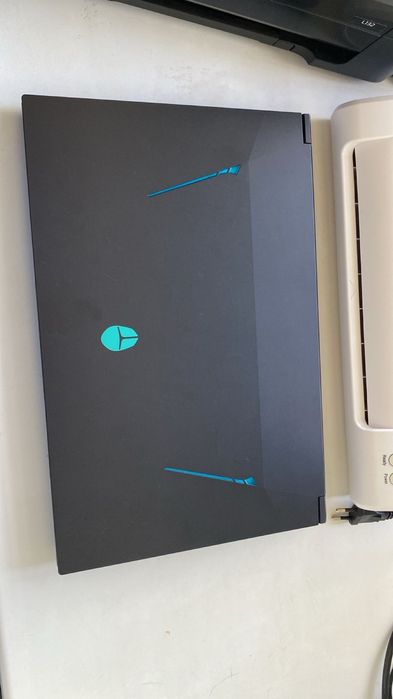 Ноутбук, принтер и ламинатор