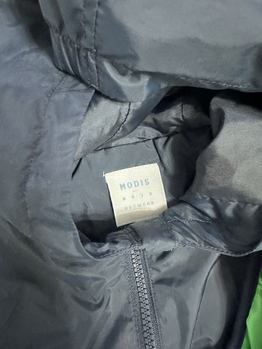 Продается ветровка и жилетка