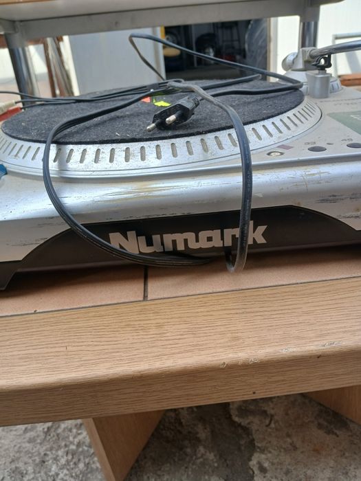 Продавам грамофон