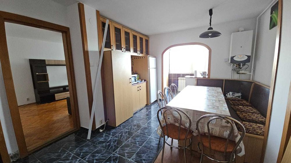Proprietar inchiriez apartament 3 camere Zona Soarelui