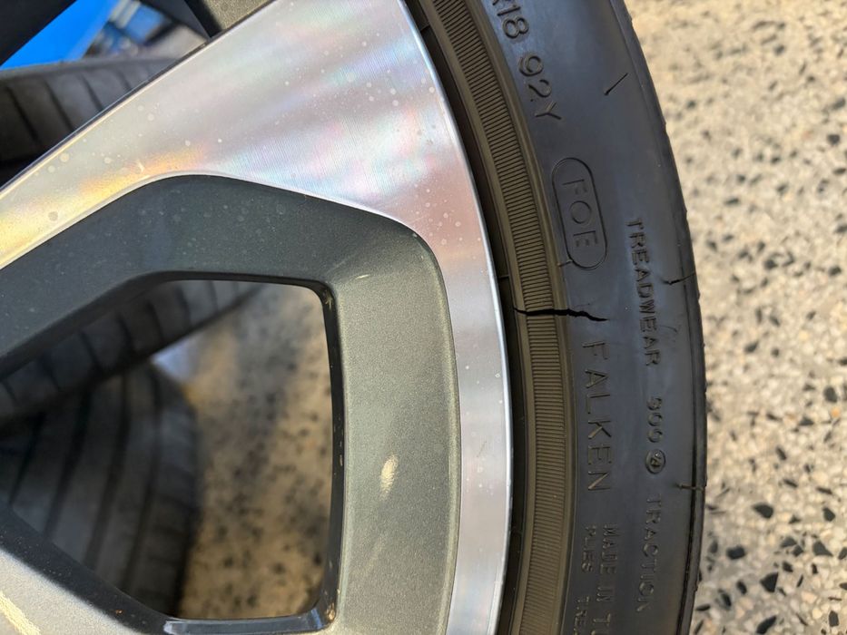 Гуми 225/40/18 Falken Azenis FK520