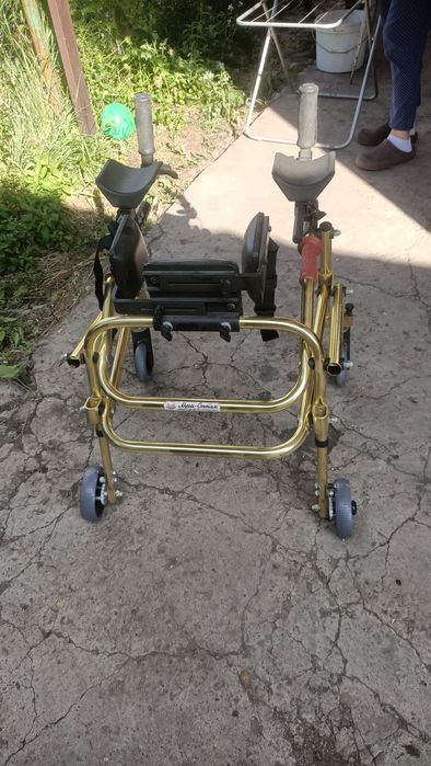 Продам ходунки детские