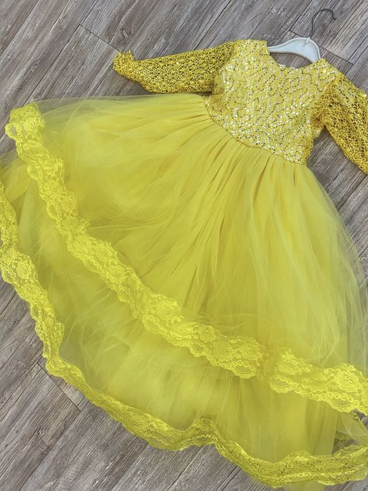 Продам детские платья с 2х лет до 7