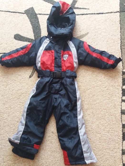 Продам детские куртки комбинезон