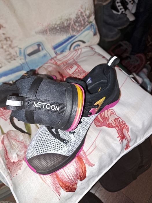 Нови маратонкиTRAINING-MeTCON -NIKE #38.5!