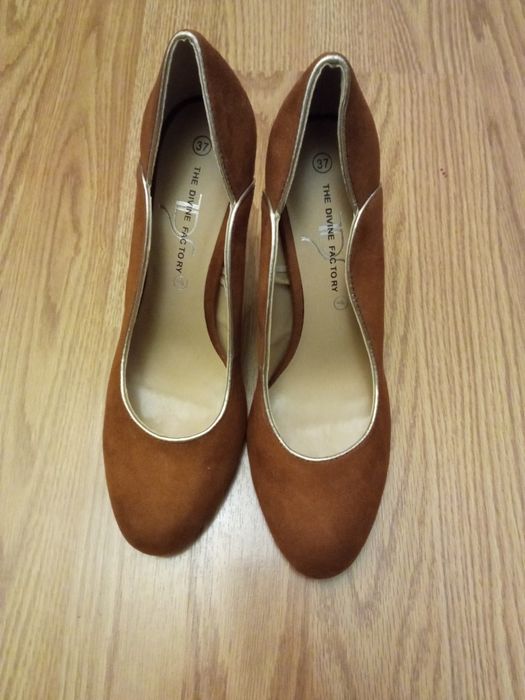 Елегантни и стилни обувки