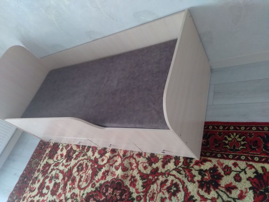 Продаётся Кроватка 2шт