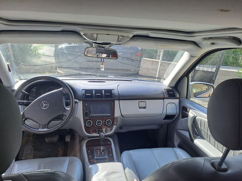 Vând Mercedes-Benz ML 270 cdi