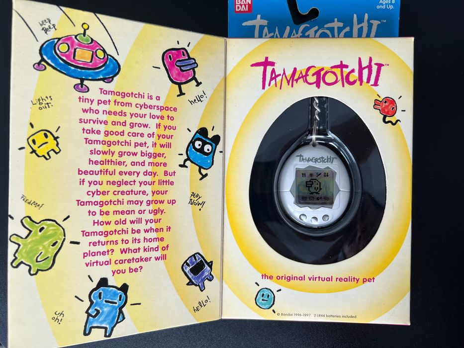 Оригинално Tamagotchi 1996-1997 BANDAI #1800 1st GEN