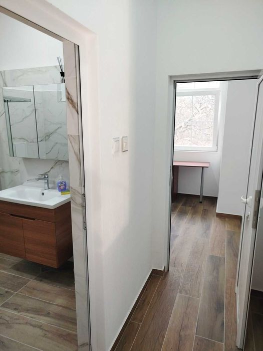 Дава се под наем Офис в Асеновград - 8 кв.м за 109.65 € - Снимка #4