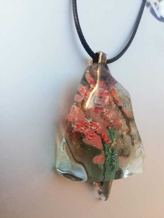 Медальоните са изработени от мурано стъкло. любов .  Красив подарък.