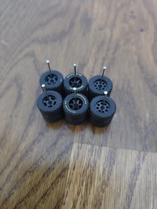 Roți 1/64 pentru machete