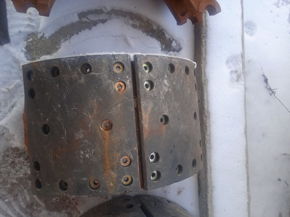 Задные тормозные колодки от Howo