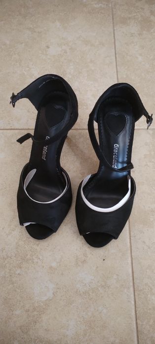 Черни обувки на ток