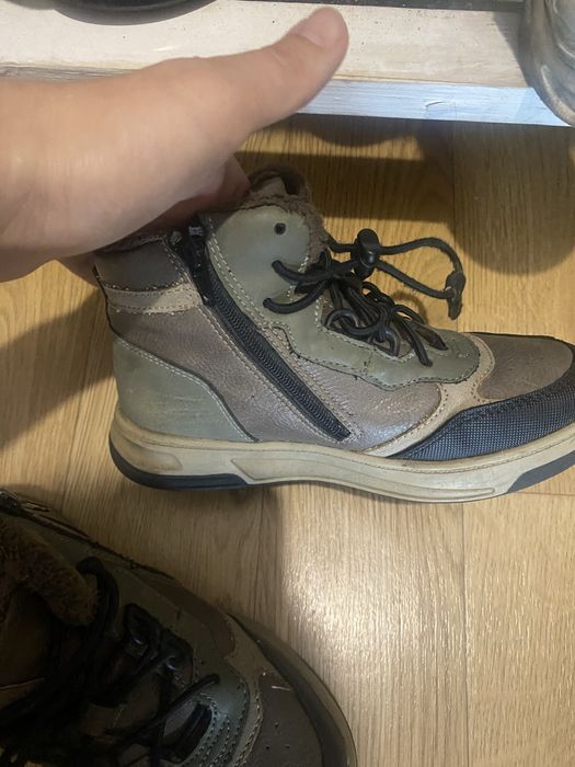 Продам осенние ботинки для мальчика