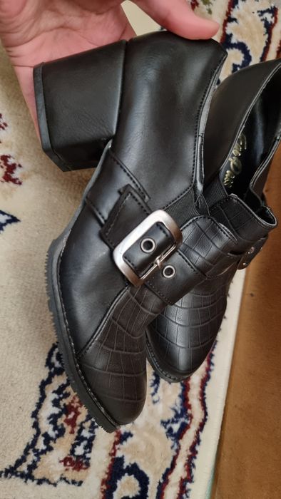 Продам стильные женские ботильоны