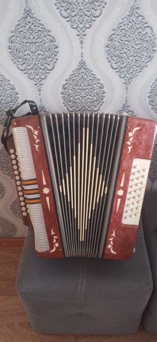 Продам гармонь срочно