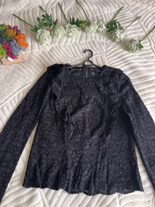 Черна дантелена блуза