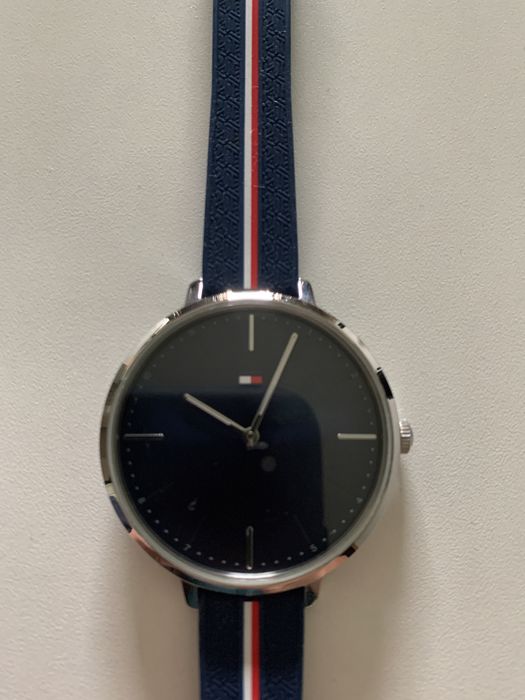 Дамски часовник Tommy Hilfiget