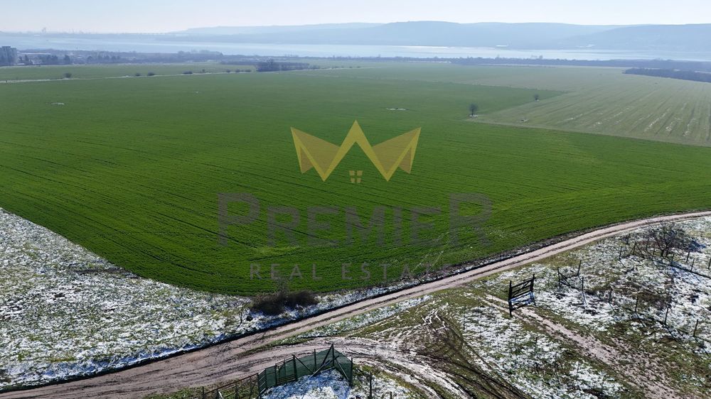 Парцел в с.Тополи, общ.Варна