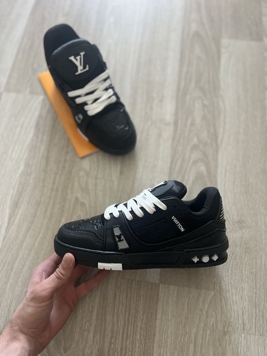Adidasi LV Trainer Black *Impecabili* Marimi Disponibile