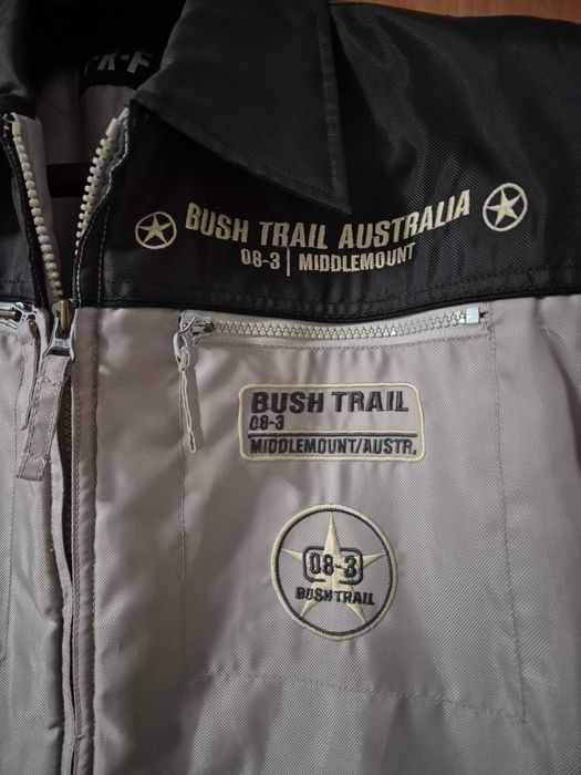 Geaca adolescenti, de la brandul TKF Bush Australia, practic noua