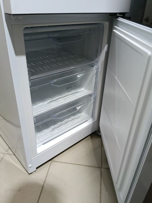 Холодильник Indesit