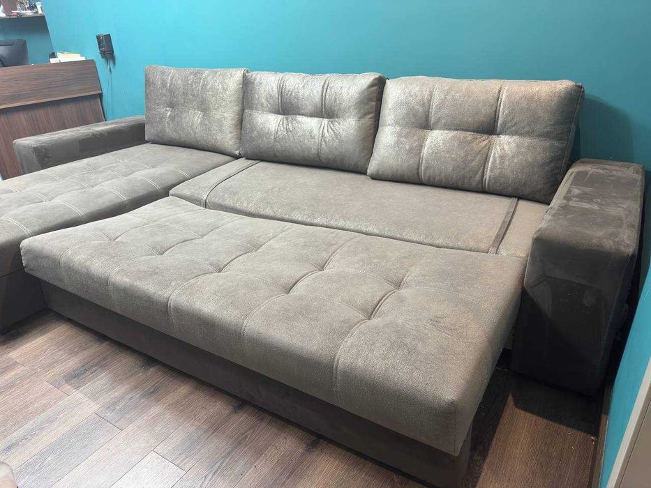 Диван с оттоманкой