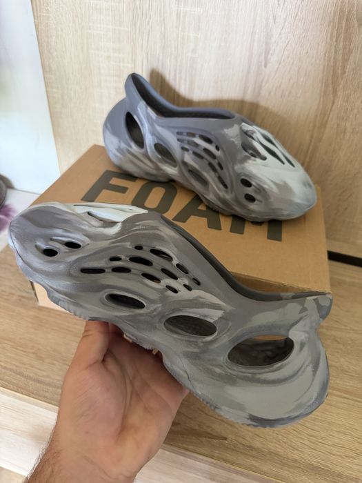 Yeezy foam rnnr