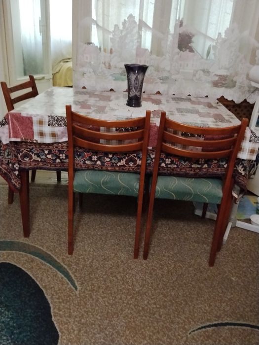 Стол палированый и стулья