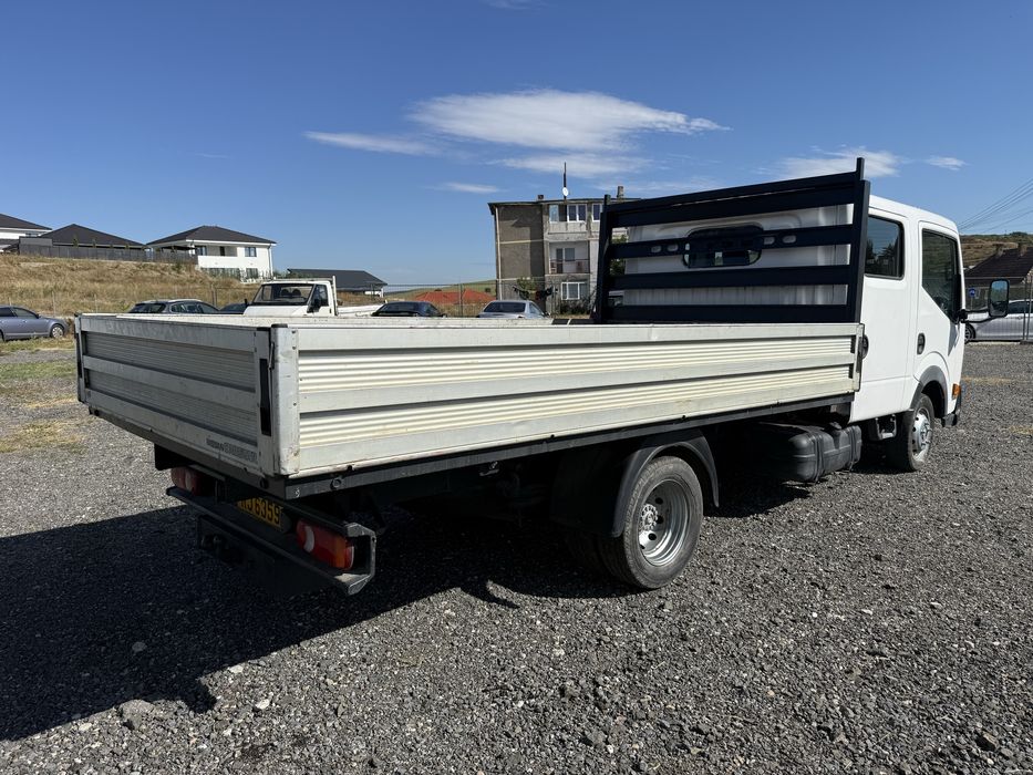 Nissan cabstar 6 locuri