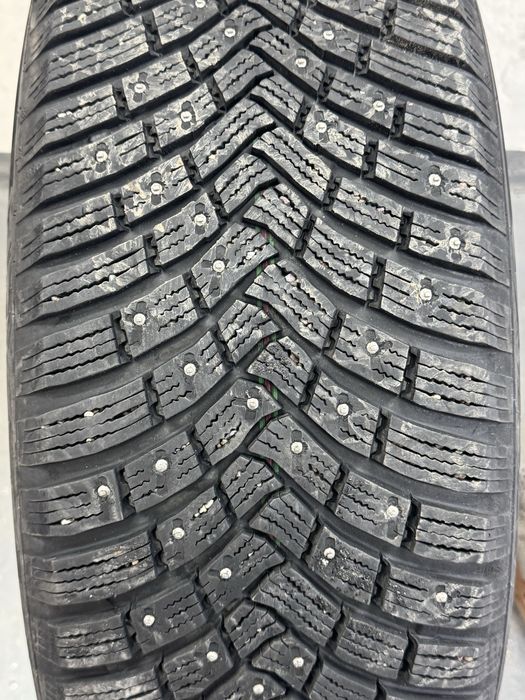 Contintal icecontact 3 235/55/20