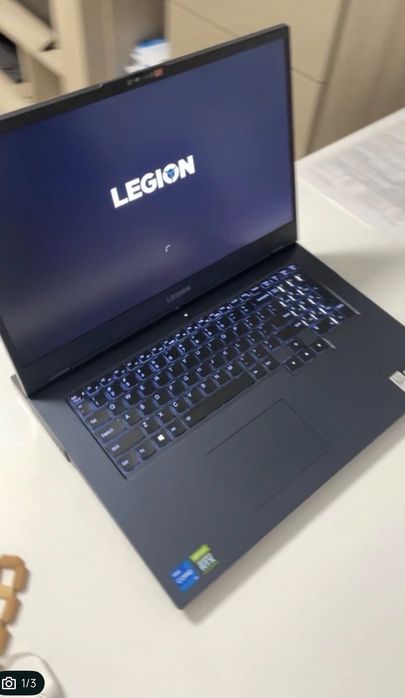 Vând laptop gaming Lenovo – RTX 3050, 16GB, ecran 17.3” 144Hz