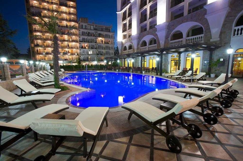 Продава се Двустаен апартамент в к.к. Слънчев бряг - 85 кв.м за 977 €/кв.м - Снимка #12