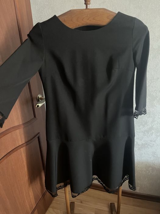 Продам платья разные