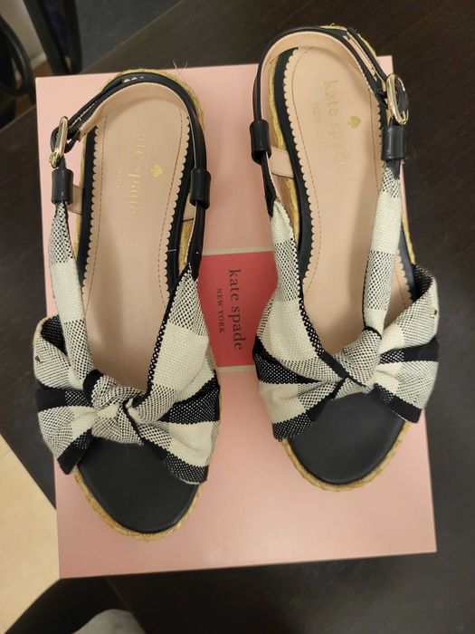 Sandale Kate Spade, stare foarte buna, marime 37. In cutie, 220 de lei