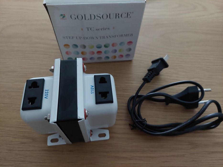 Трансформатор за повишаване или намаляване на напрежение 220V или 110V