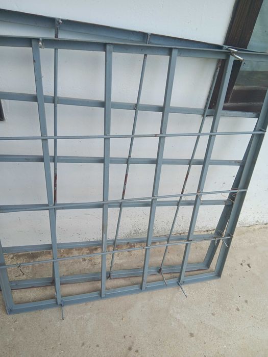 Желязни решетки за прозорец