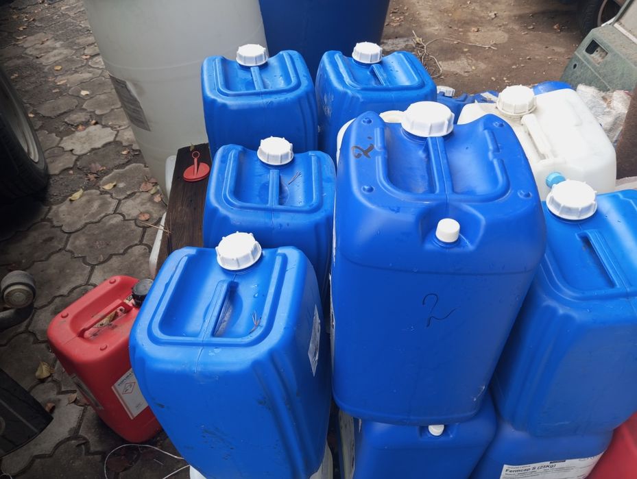 Продам канистры. 20л. 25л.30л.