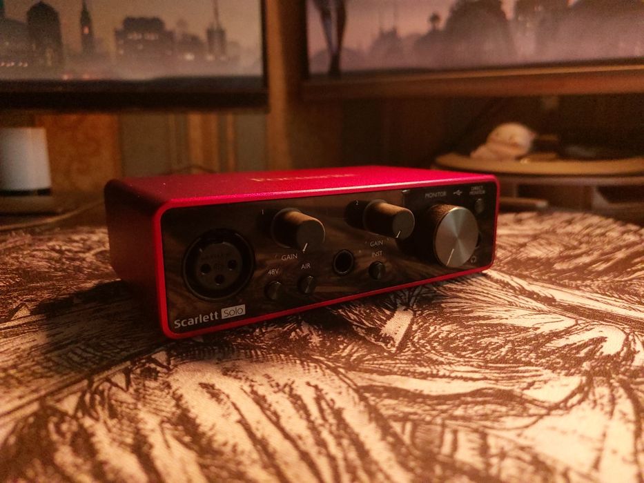 Звуковая карта Focusrite Solo gen3